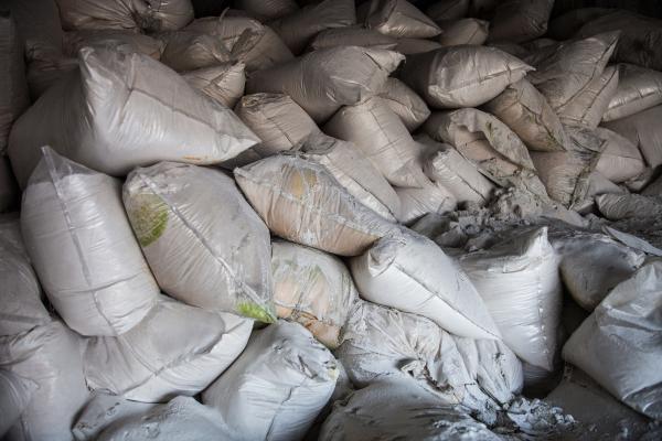 Disadvantages of Organic Fertilizers - They're more expensive