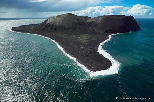 What Are Volcanic Islands? -