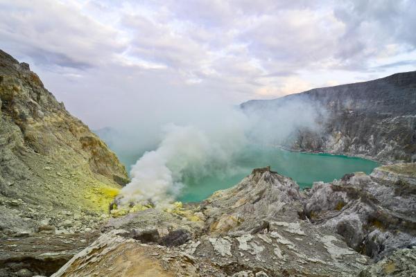 What Are Volcanic Islands? -